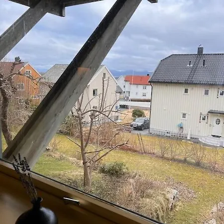 Cozy One-bedroom With A View Molde
