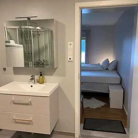 Cozy One-bedroom With A View *